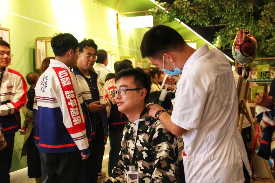 要流量?还是要生存?双十一千亿狂欢背后的小商家们