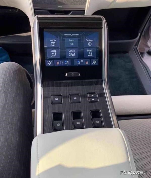 雷克萨斯LM售价公布，推出两款车型，价格分为116.6万和146.6万