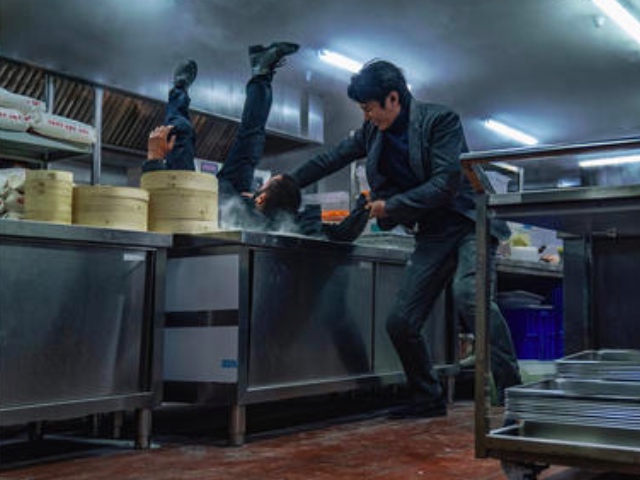 急先锋成龙杨洋母其弥雅,急先锋花絮杨洋做人工呼吸