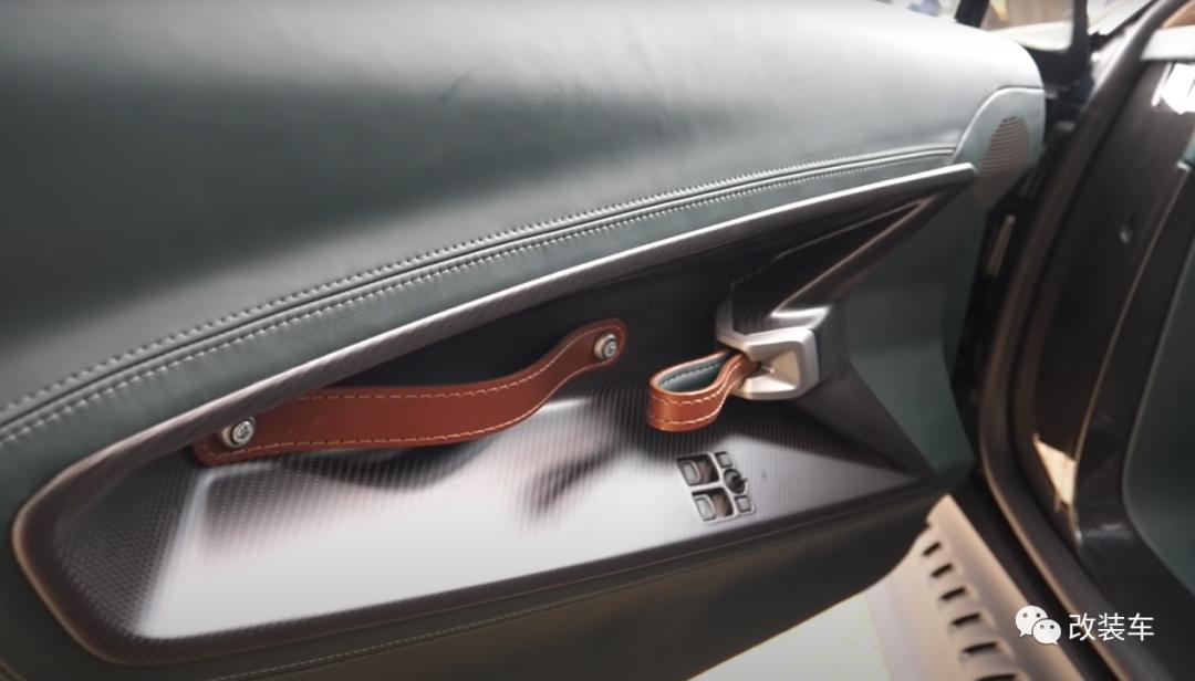 阿斯顿马丁v12超跑,阿斯顿马丁victor售价