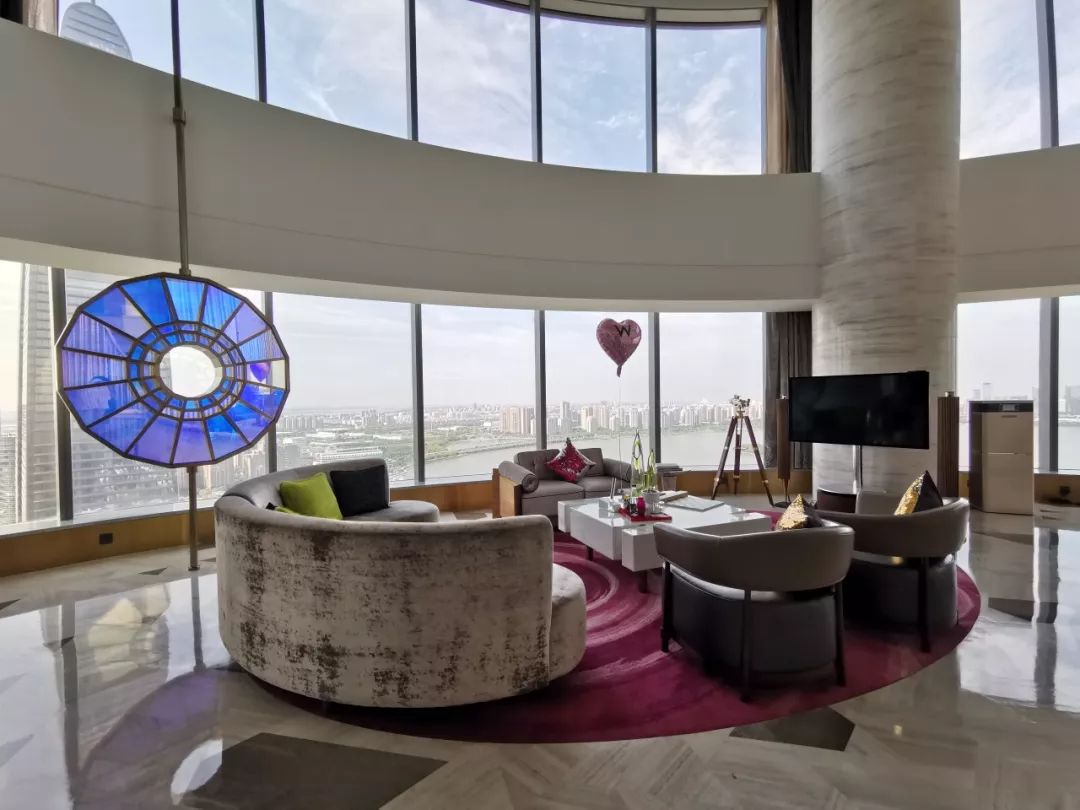 18万一个晚上的酒店什么样,1000多一晚的酒店有什么