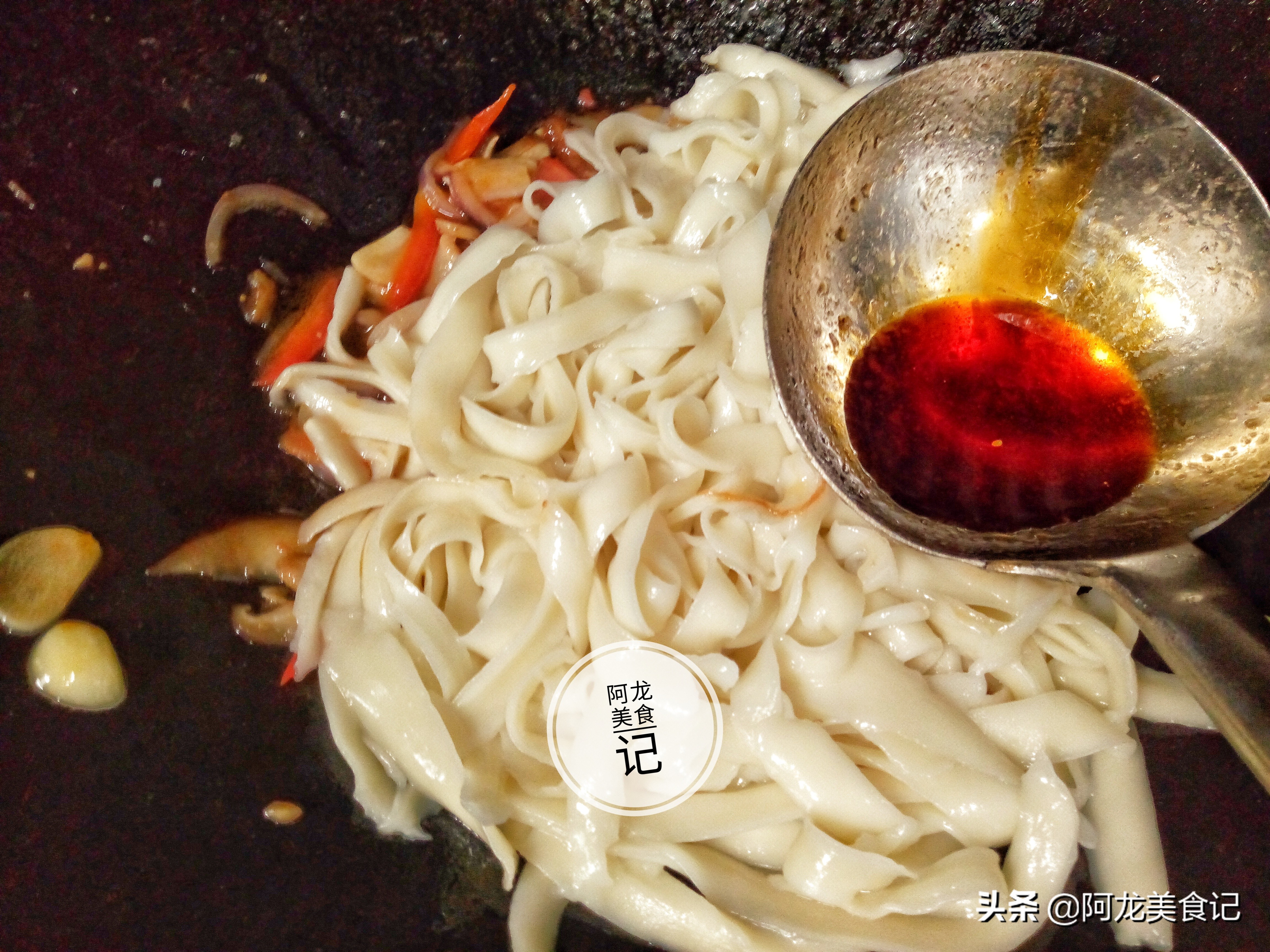 炒刀削面不加配菜,炒刀削面的面条怎么和