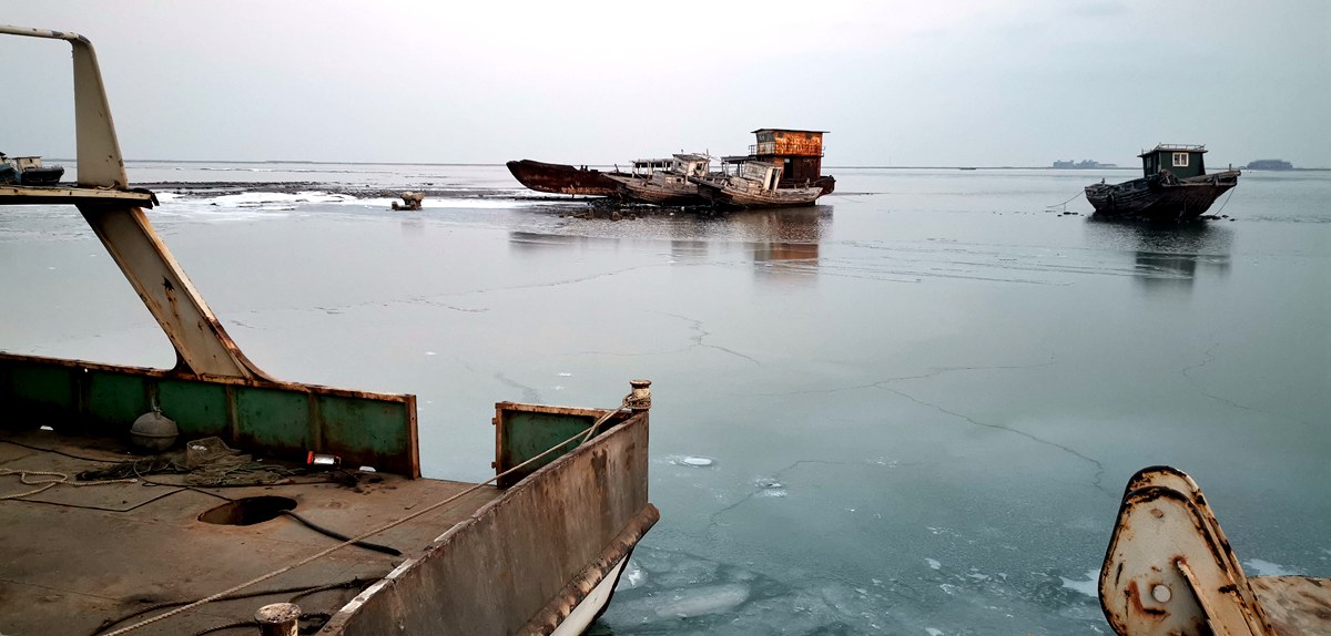 摄影：静静的渤海湾（捞鱼尖村渔船码头）