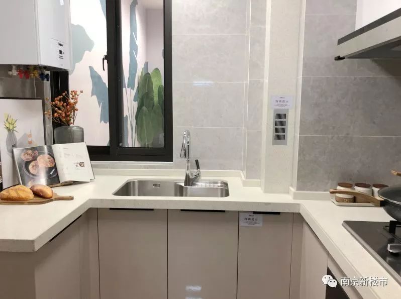 南京首付68w地铁口别墅,南京岔路口180万精装三房