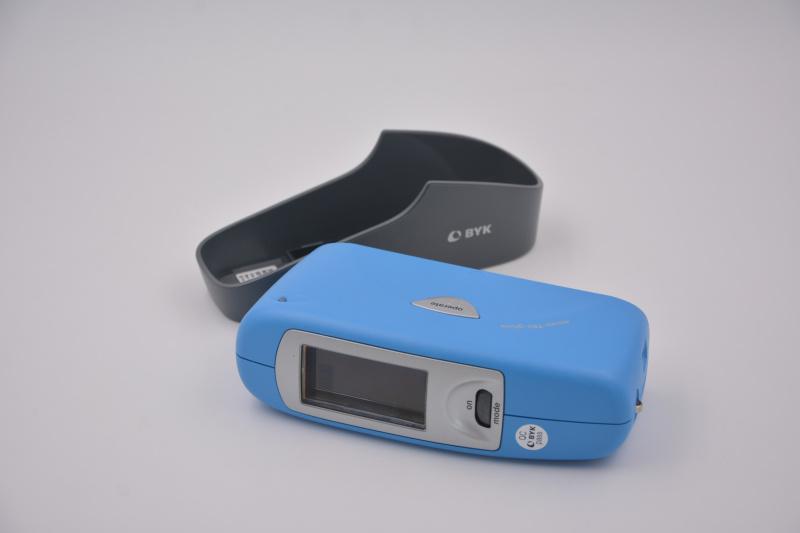 微型光泽仪byk使用什么电池 (byk4561光泽仪说明书)