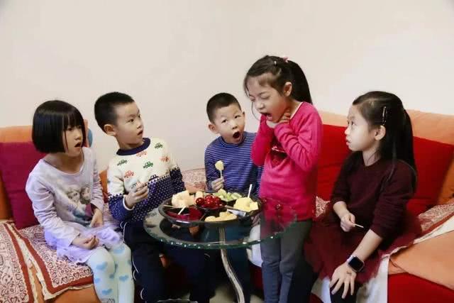 宝宝卡喉咙自救,婴儿卡到喉咙的急救方法