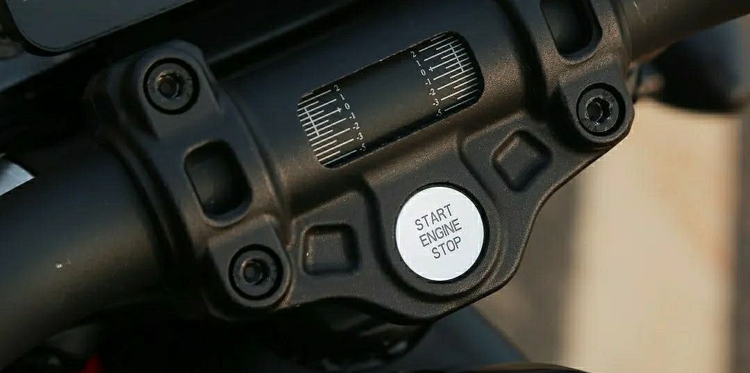 龙嘉V霸650发布:辐条、日清、KYB、无钥、座椅手把加热