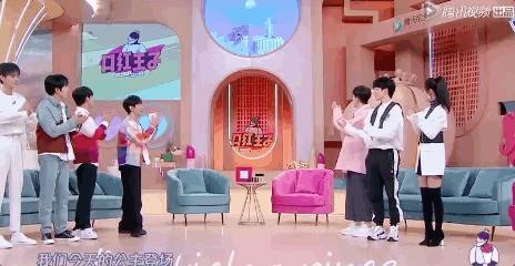 让男明星帮忙化妆，是巨大福利还是*男美**陷阱？