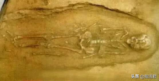 7300年前双性人被当妖魔*杀虐***体下**刺满骨刺~零口姑娘遇害真相