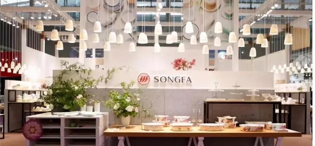 松发易主，大佬接盘：陶瓷大王跨界教育的伤与痛