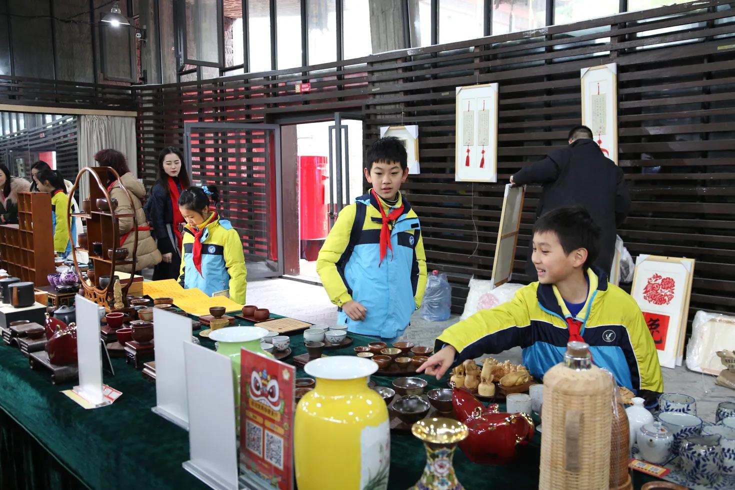 文化走亲越走越亲,杭州桐荫堂书院坚持17年爱心助学