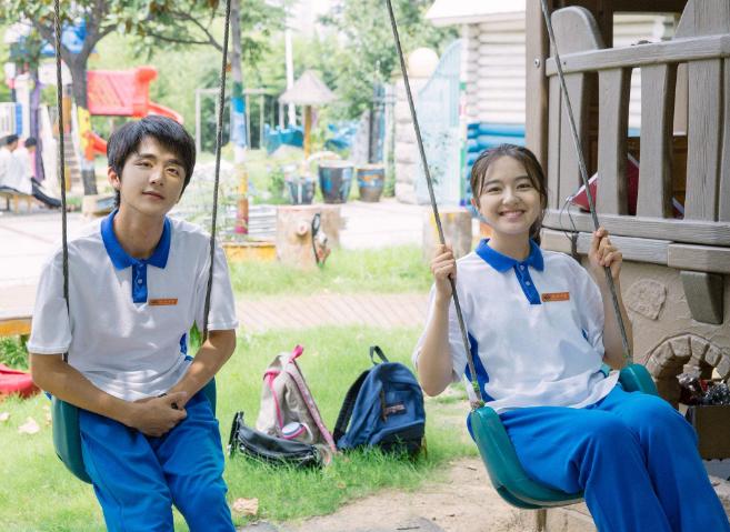 高中生最喜欢的同桌,高中生真的会喜欢自己的同桌吗