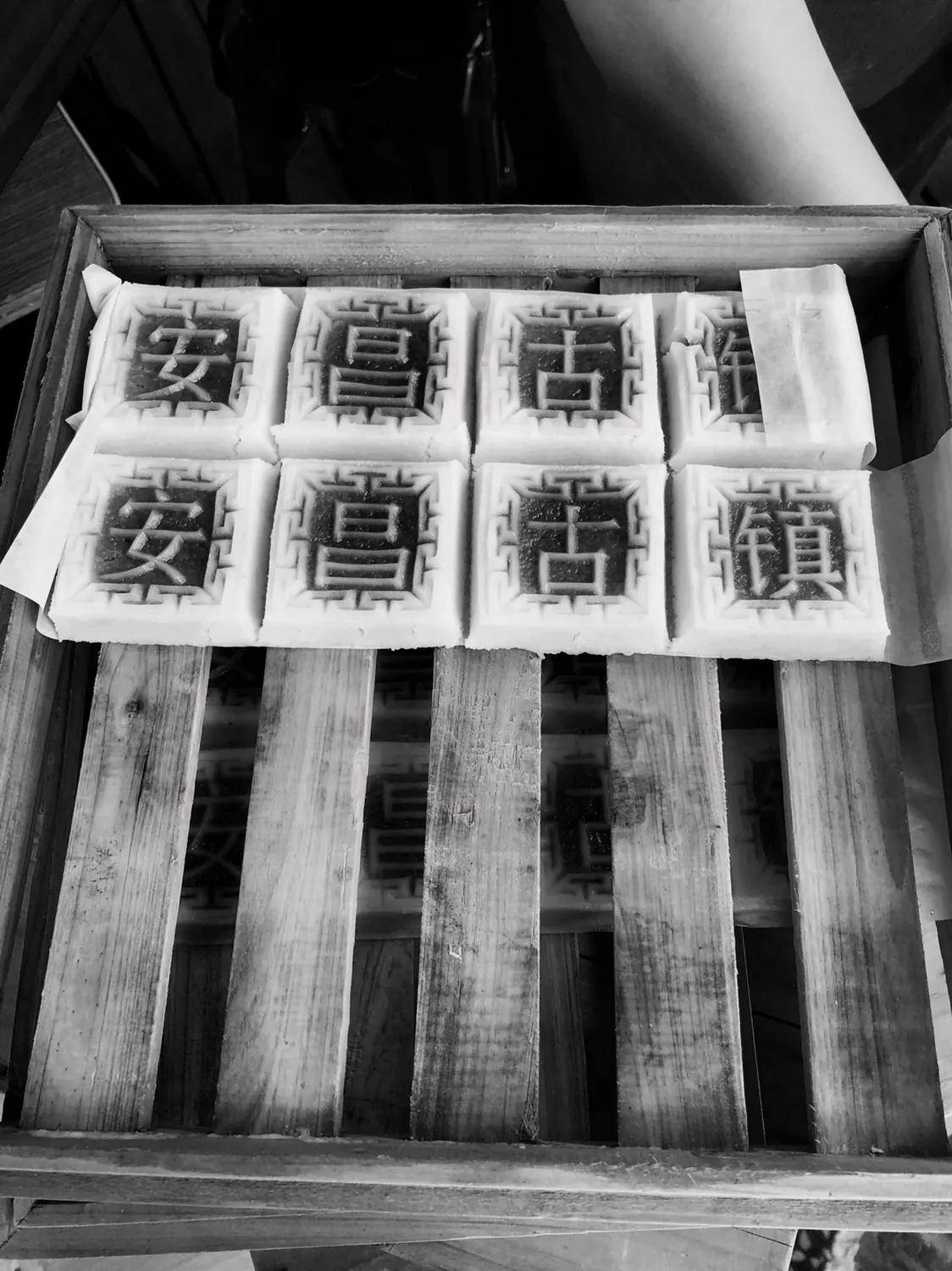 听戏享受这悠闲时光,听戏喝酒自在逍遥