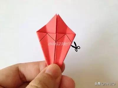 用卫生纸折康乃馨而且还不用铁丝,怎样折康乃馨最简单只需一张纸