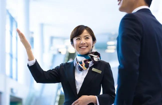 前台怎么迎接人,做前台怎么接待客人