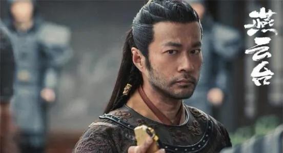 行走的荷尔蒙,这6位越老越有味,大胡茬克制又霸道,气质太绝了