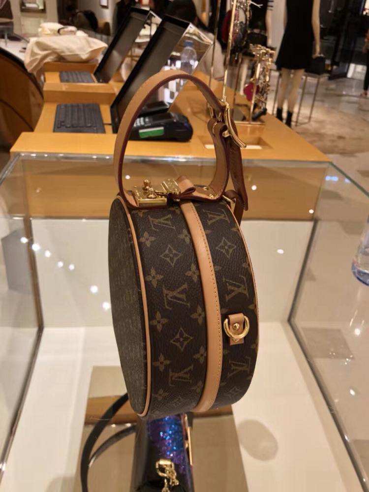 lv路易威登最难买的老花包,lv路易威登男包正品和假货区别