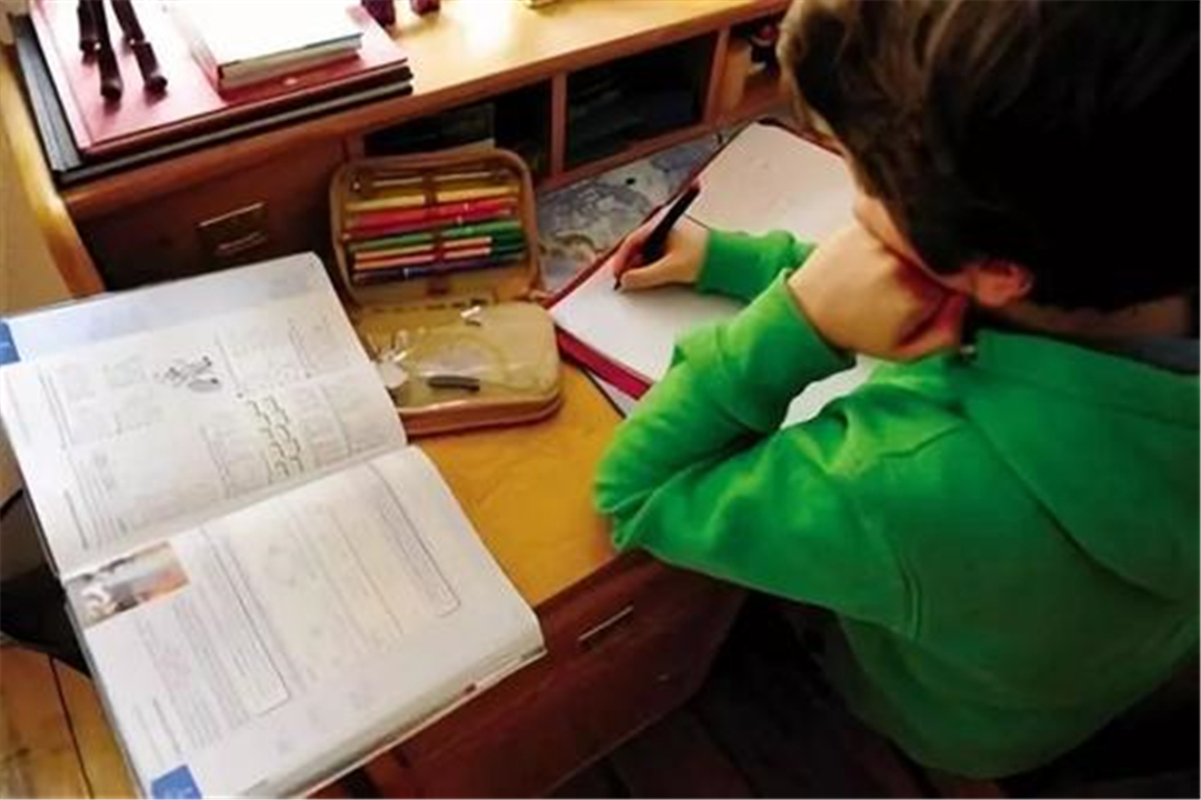 娃放学后怎么安排学习,孩子放学后如何鼓励孩子