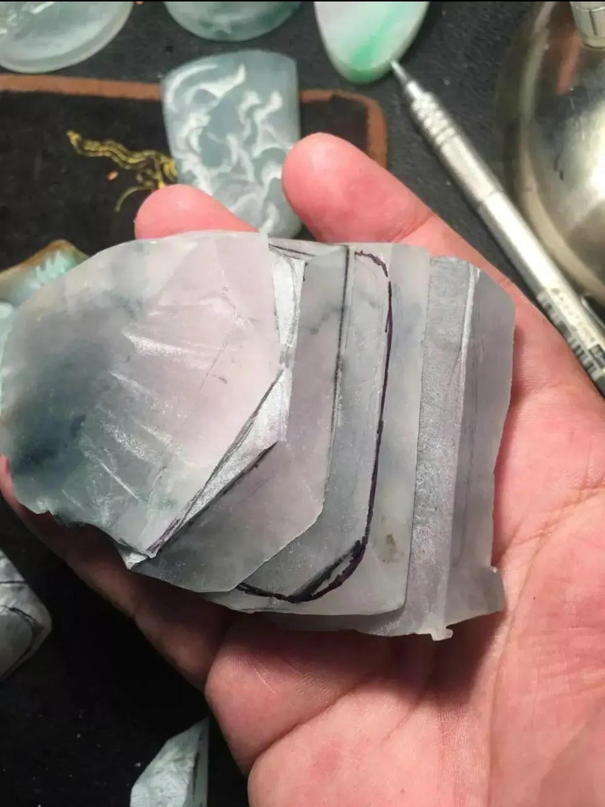 八万拿下会卡开窗料，切开后冰感十足，起货胶感满满