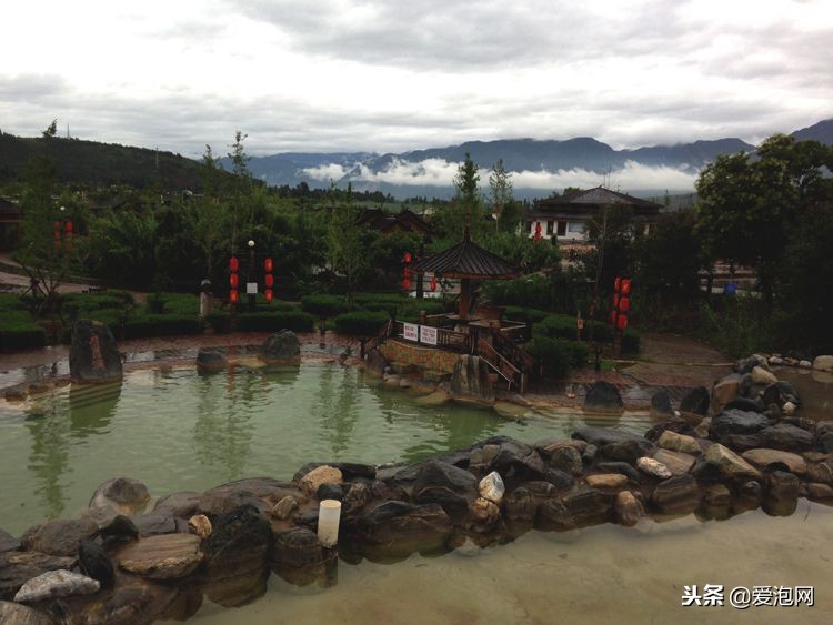 云南十大最美温泉,不但美食众多,美女也如云,带你泡遍全云南!