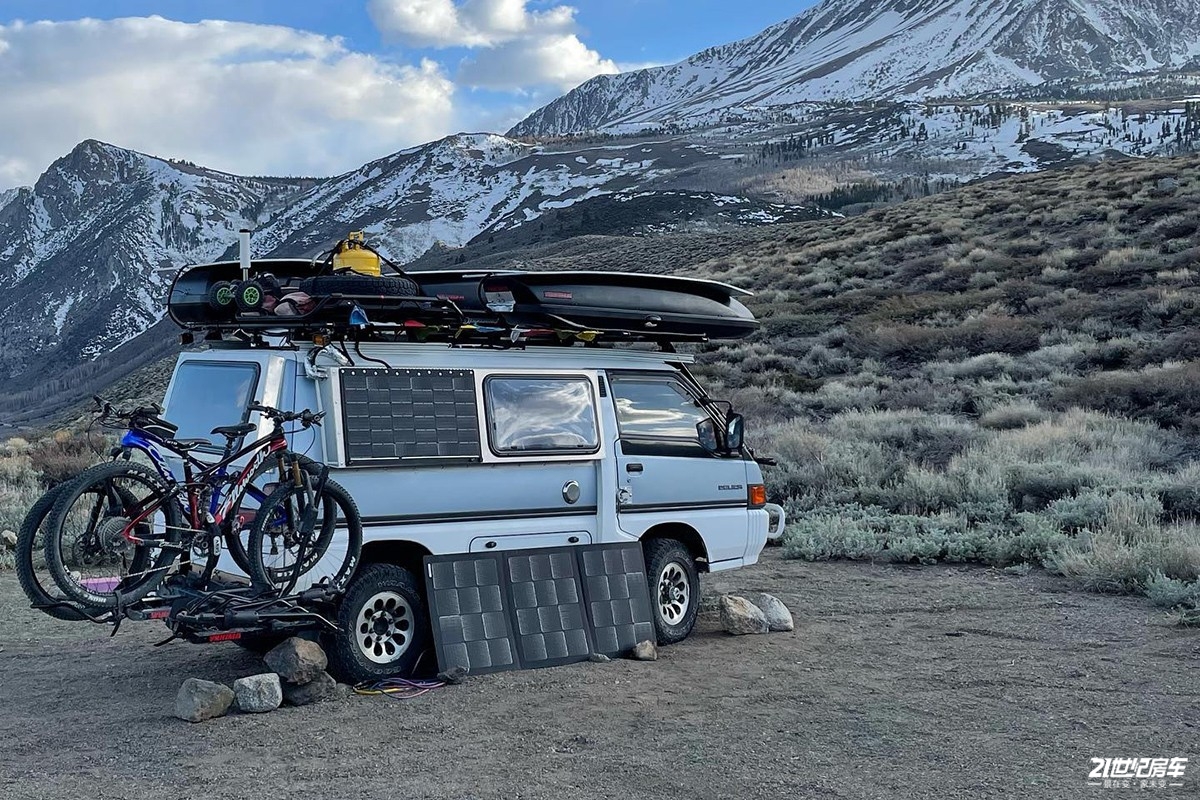 小伙买八手车,小伙买了6米8房车