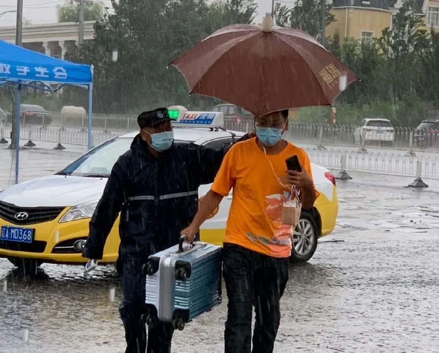 绿岛“背影”|这些瞬间,因为有你而更温暖难忘!