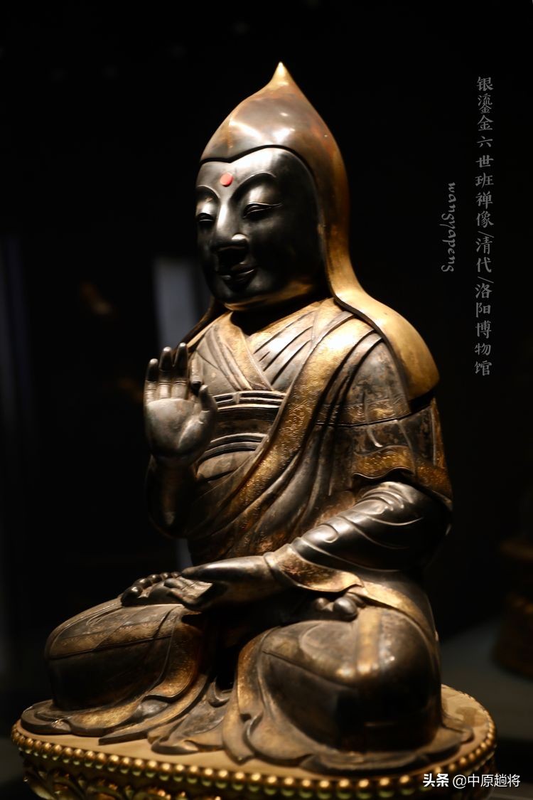 洛阳博物馆专门为二十多件珍宝成立了一个展馆