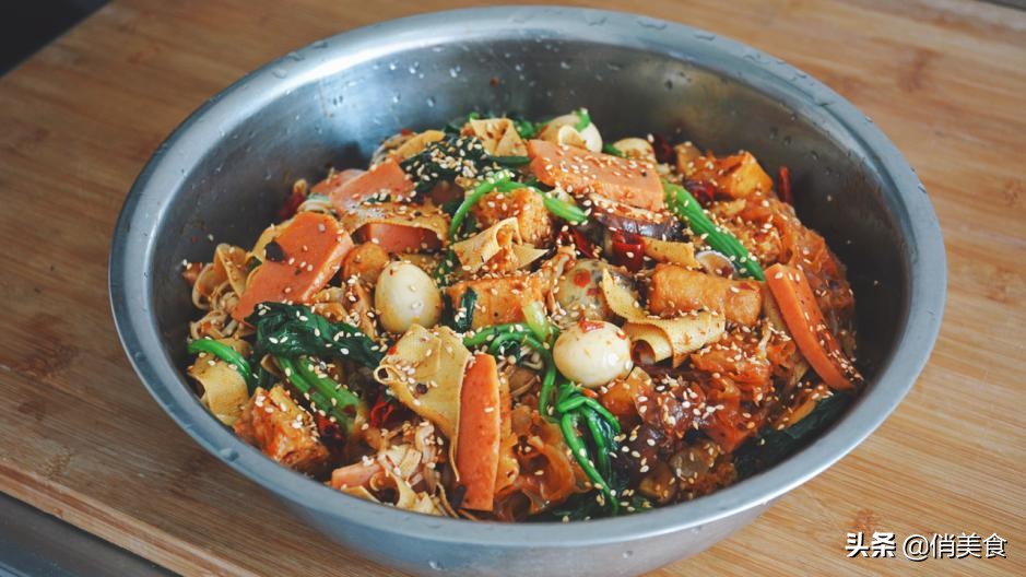 老公吃我做的回锅肉,自己在家做麻辣香锅真的太好吃了