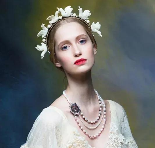 如何体现女王范,女性一定要有超显气质的珠宝