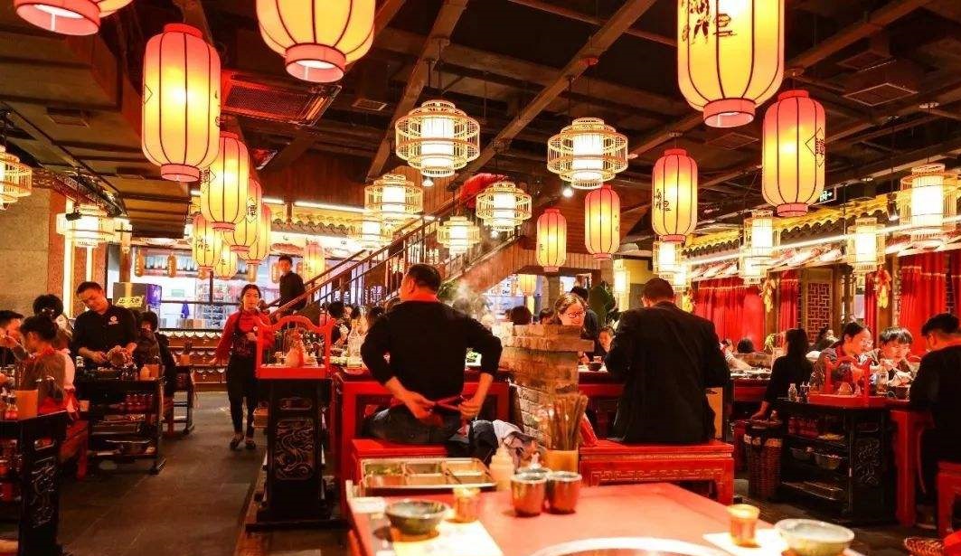 火锅店一个月赚2w,火锅店一次免单一年赚200万