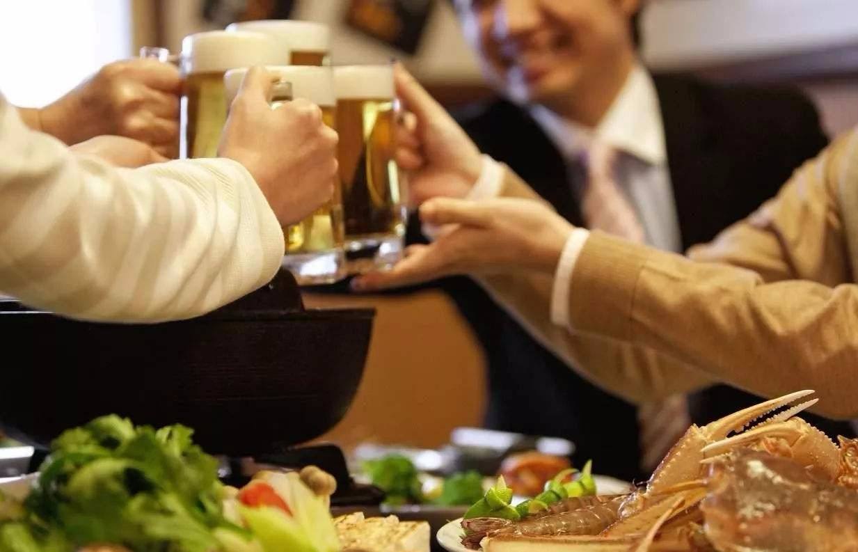 春节醒酒的5个小妙招你能用的上,在酒桌应酬有什么办法快速醒酒