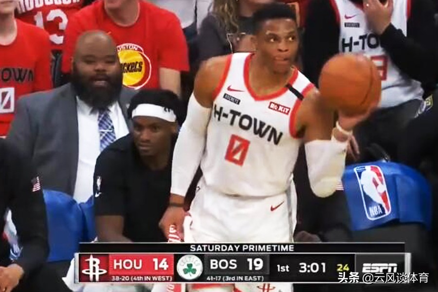 威少哈登随便一扔超远三分,哈登威少突破分球