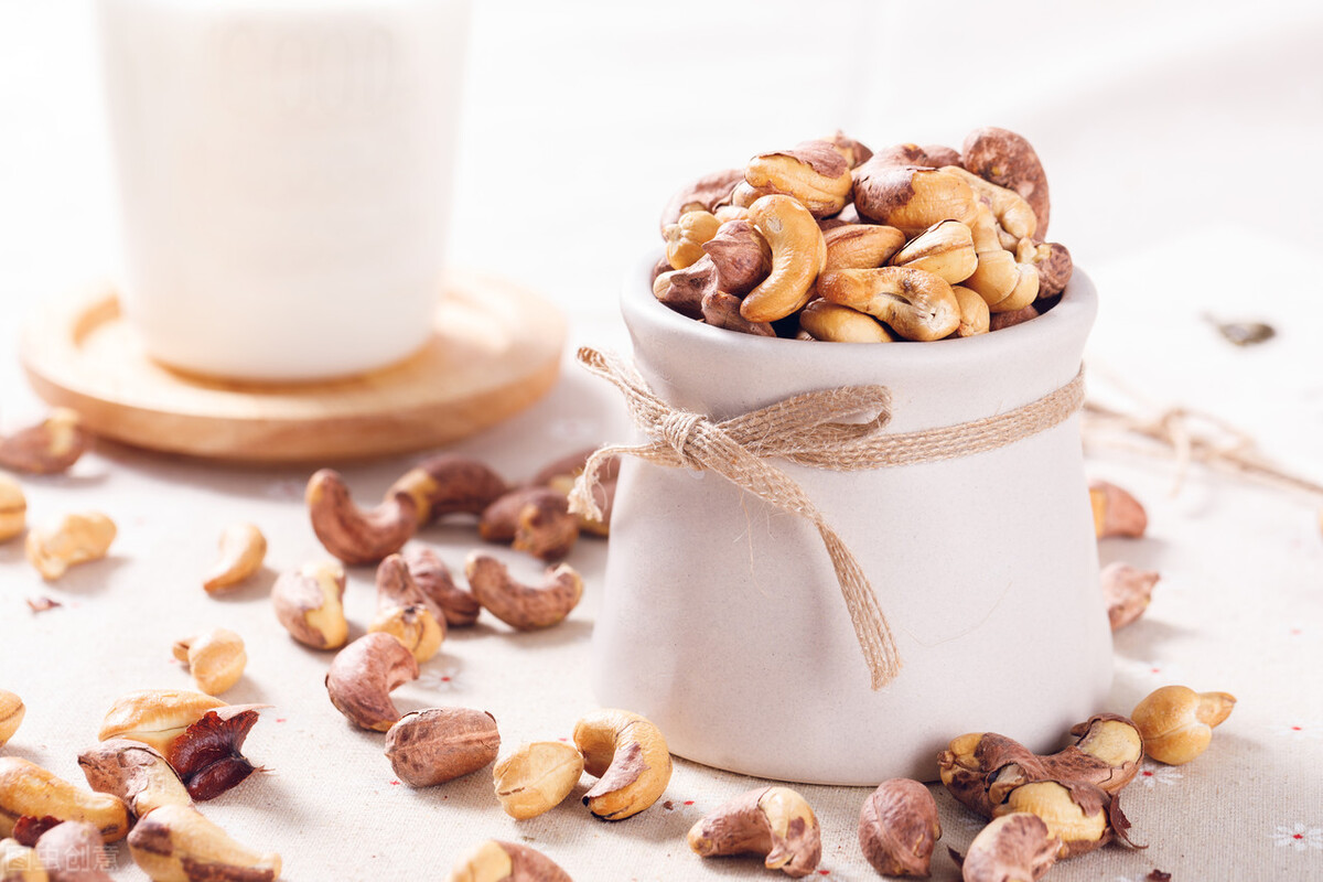 肾气不足阴虚内热的症状有哪些,肺气肾气不足的症状及调养方法