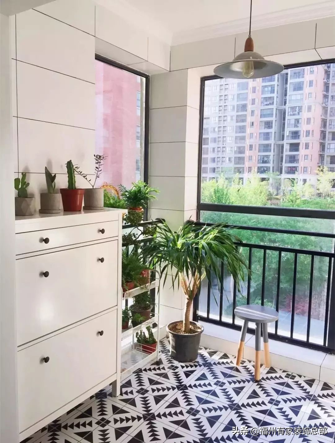 阳台贴多大砖合适上墙效果,阳台贴砖不好看怎么弥补