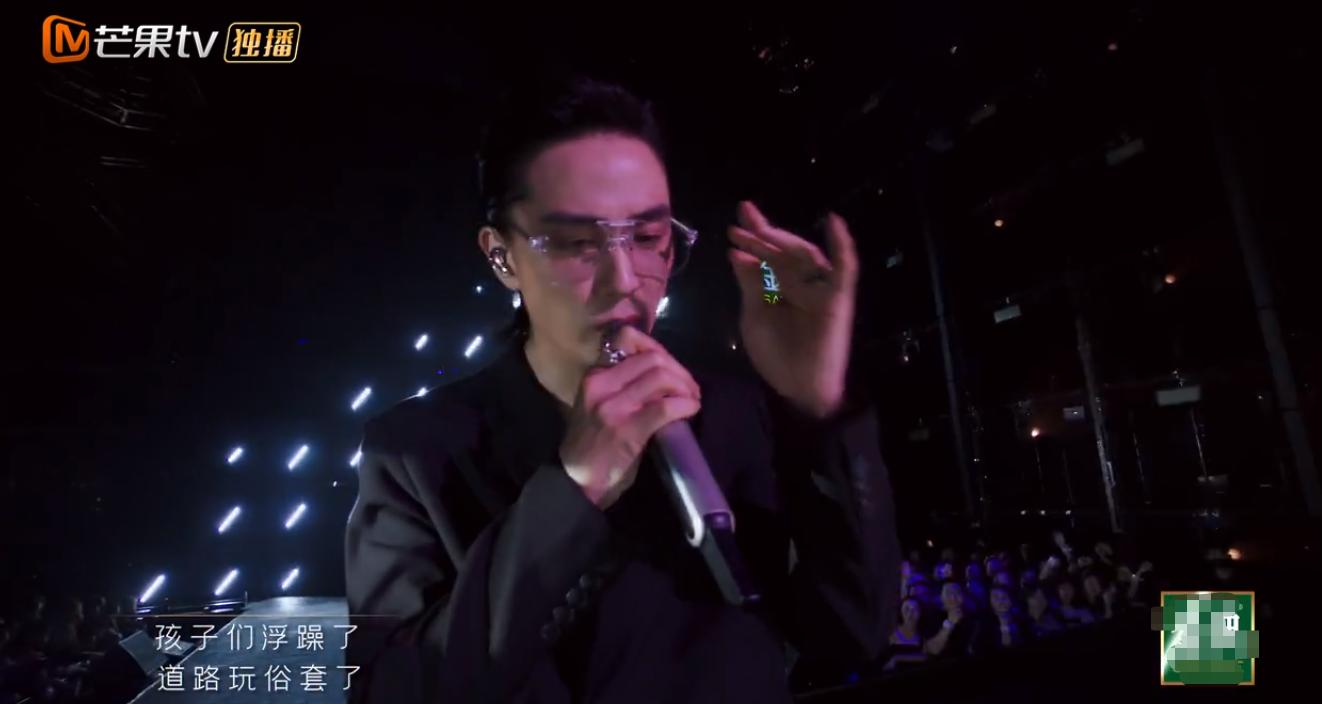 披荆斩棘的戚薇李承铉,披荆斩棘的哥哥戚薇鼓励李承铉