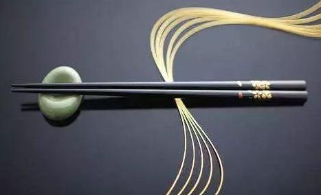 顶风作案!莫文蔚公然代言辱华品牌,为捞金毫无下限?