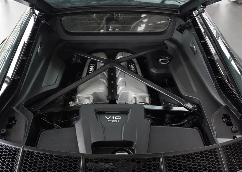 新款奥迪r8v10声浪,奥迪r8v10全段排气启动声浪