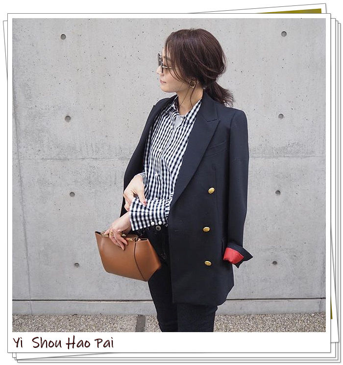 掌握这3个小技巧基础款衬衫穿搭,衬衫搭配小技巧春季也能很时髦