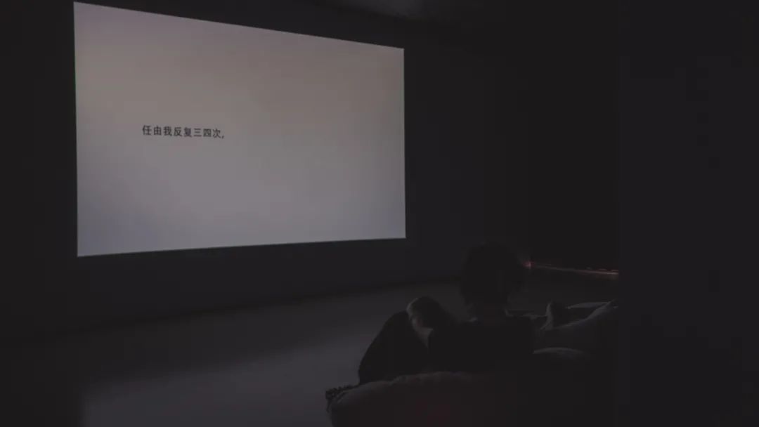 在家看*片A**被老妈撞见，她反手就带我去了个“18禁”场所