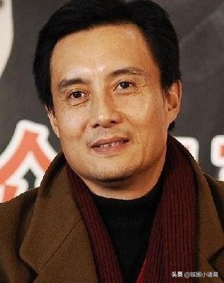 他在86版西游记片酬最高,曾被谢霆锋张卫健打住院,今卖卤肉为生