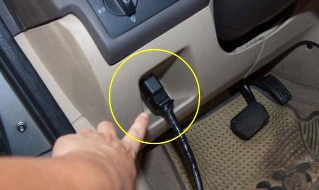 汽车方向盘都有插口,汽车多功能方向盘不接电源也能用