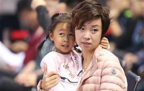 效法伏明霞嫁大20富商，老公曾和袁立同居12年，张怡宁如今怎样？