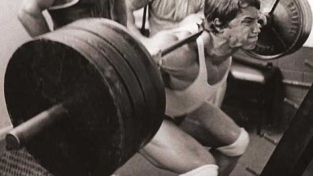 辟谣深蹲真的伤膝盖吗,谣言深蹲不过脚尖