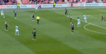 曼城5:1狼斯特林错失机会,复盘曼城1:2曼联