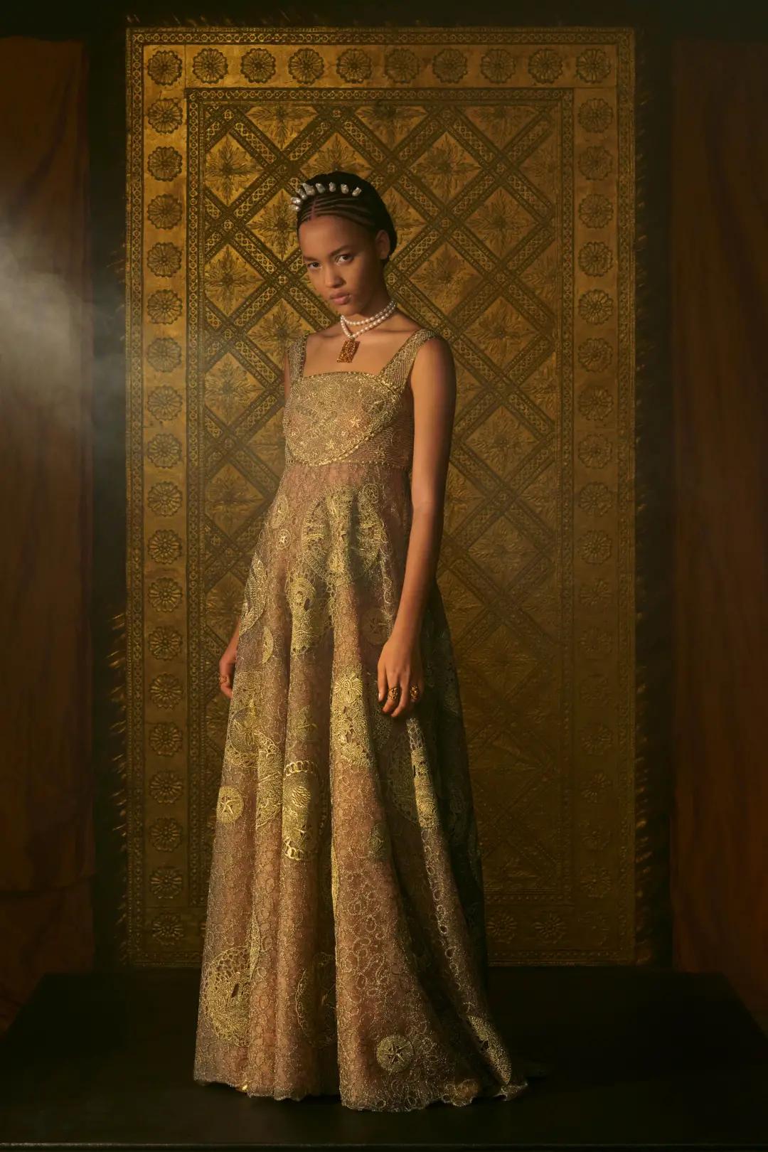 dior高定顶级贵妇,dior女装高定属于高奢吗