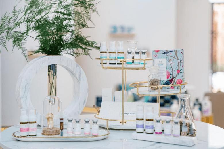 *血丝红**皮肤用什么护肤品好？定制护肤真的是“YYDS”