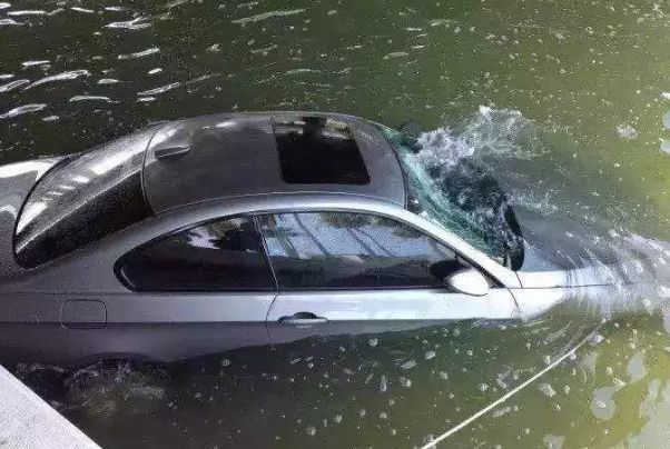 安全锤车用逃生破窗器,车上放安全锤