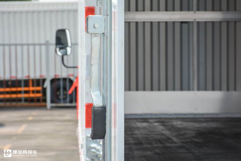 庆铃kv100轻卡3.0跟2.5有什么区别,kv100庆铃冷藏轻卡评测