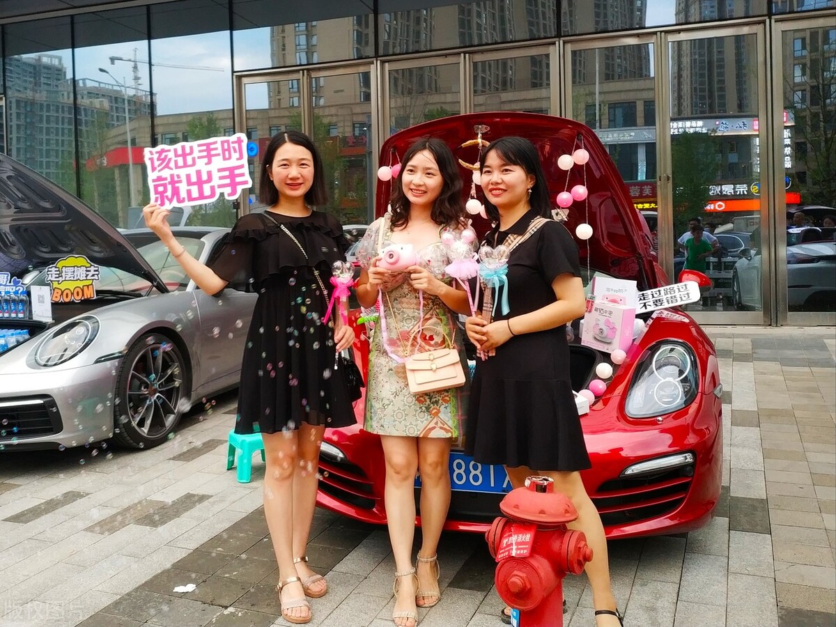 摆摊卖袜子一晚上能挣多少钱,卖丝袜摆摊技巧