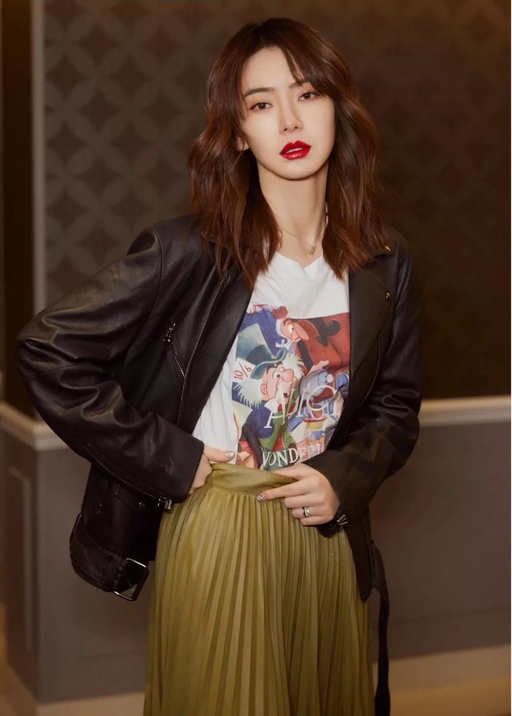 穿腻了t恤还有哪些选择,穿腻的衣服怎么重新搭配